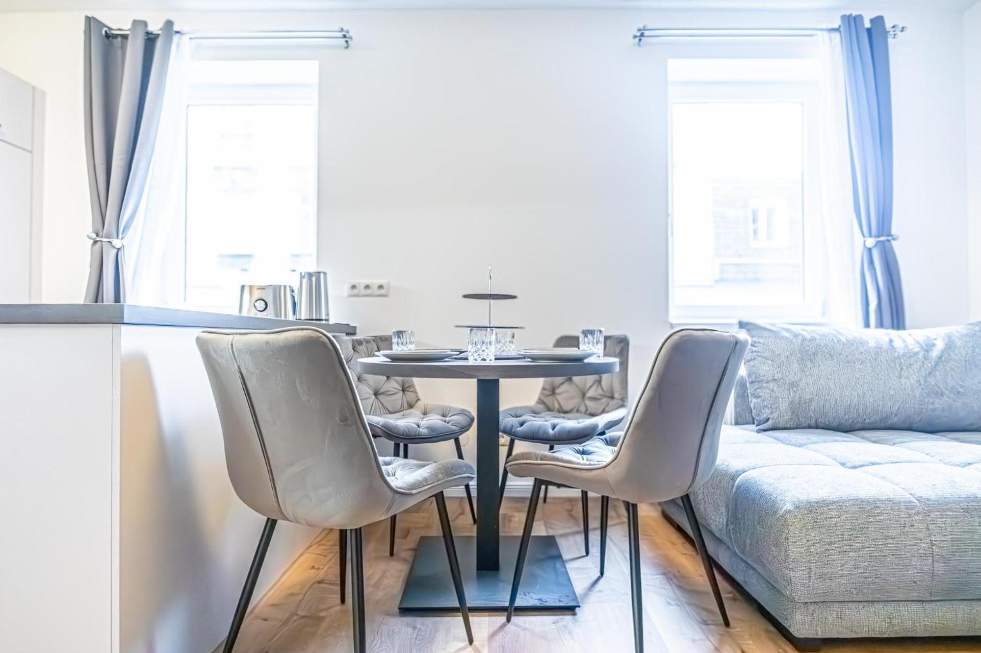 Charming 1Br And 1Lr Apt Modern Design Donaustadt Vienna Esterno foto