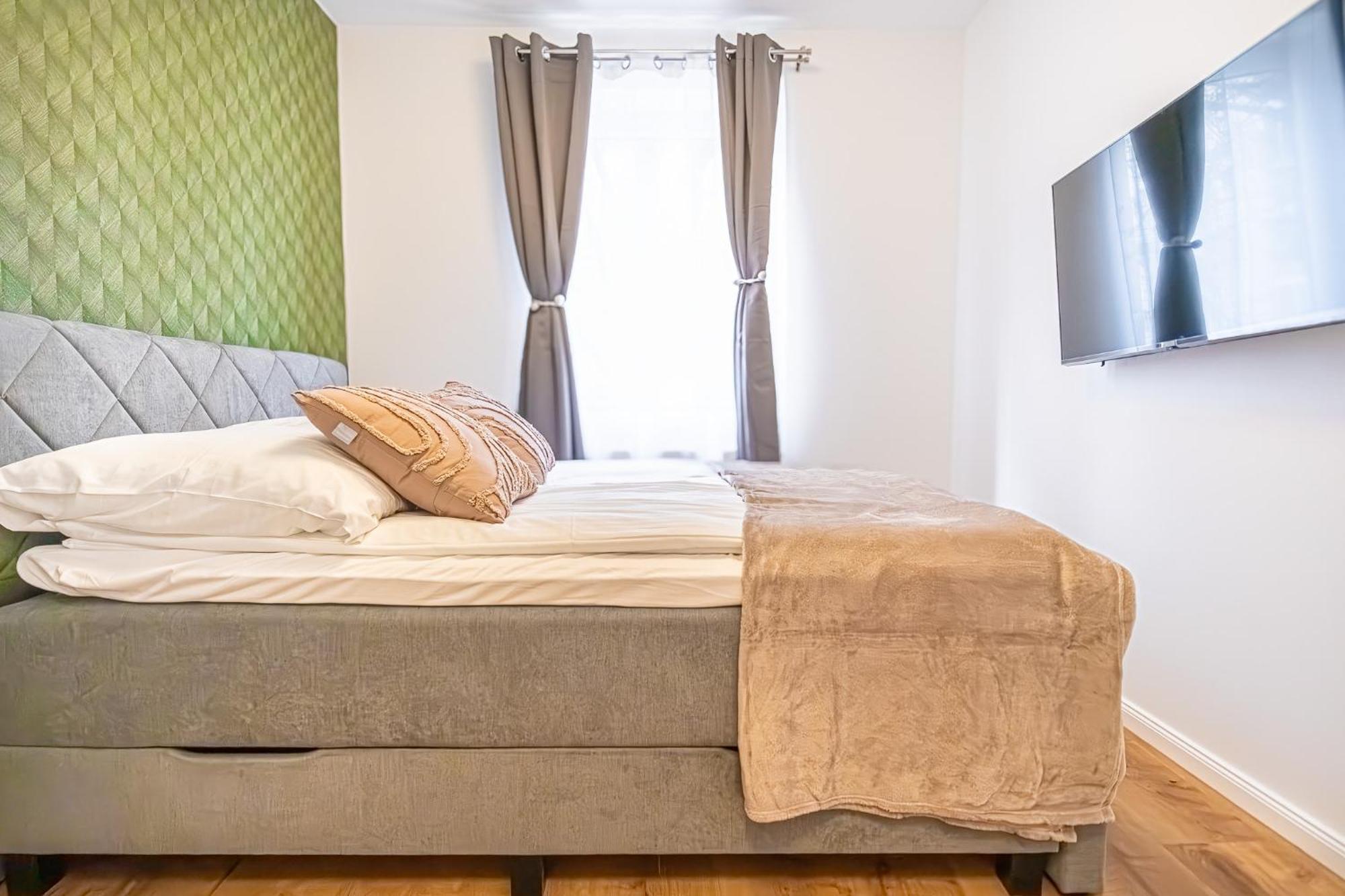 Charming 1Br And 1Lr Apt Modern Design Donaustadt Vienna Esterno foto