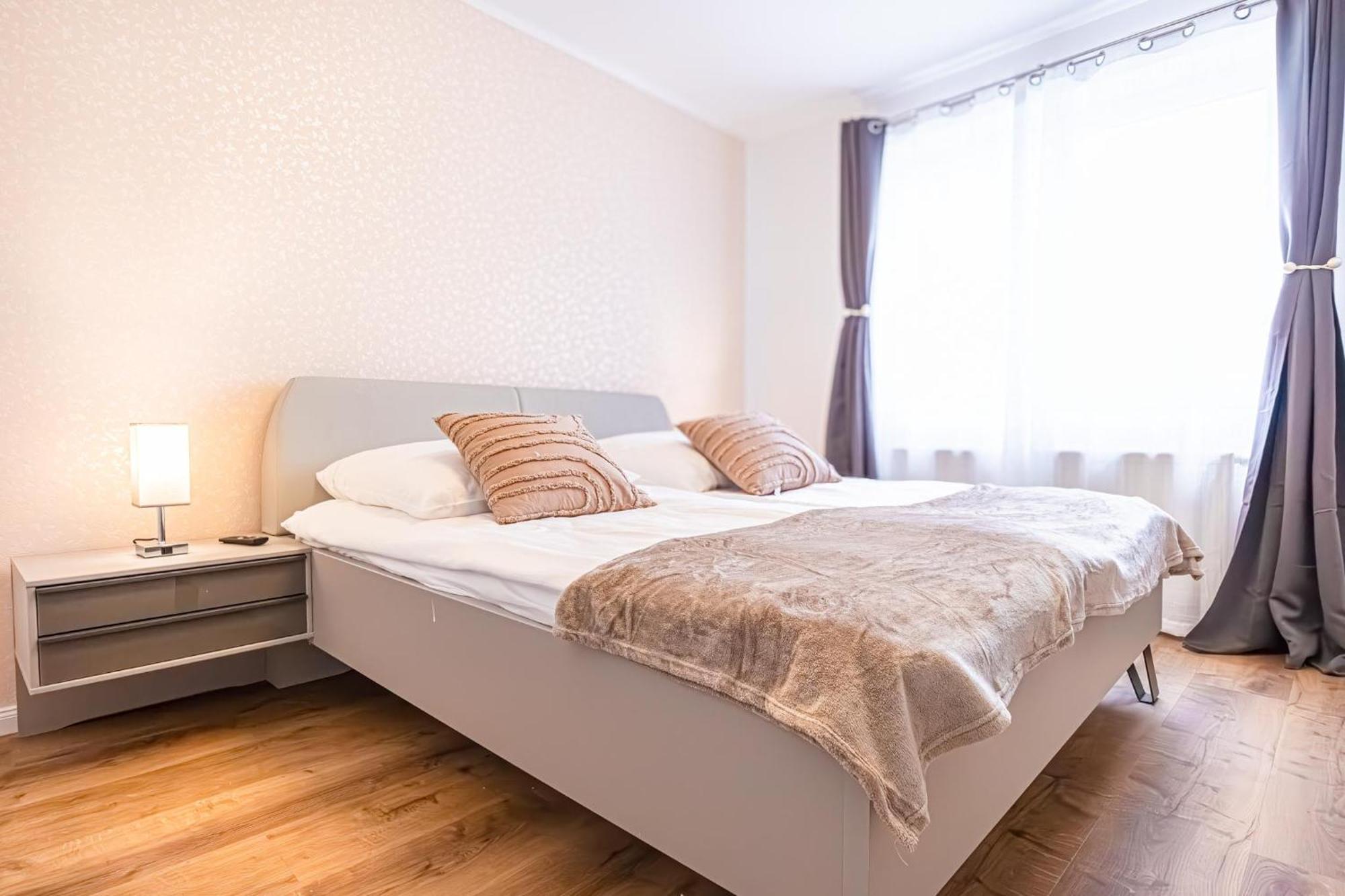 Charming 1Br And 1Lr Apt Modern Design Donaustadt Vienna Esterno foto