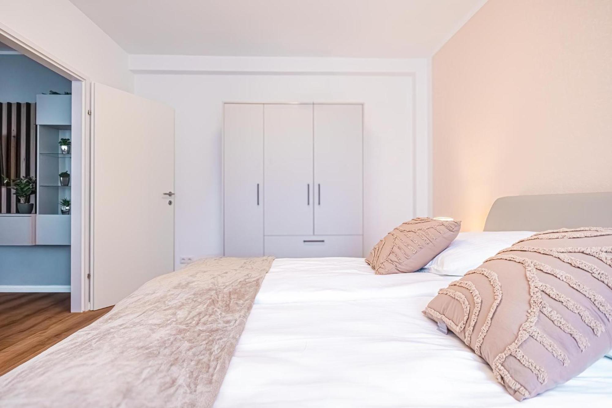 Charming 1Br And 1Lr Apt Modern Design Donaustadt Vienna Esterno foto