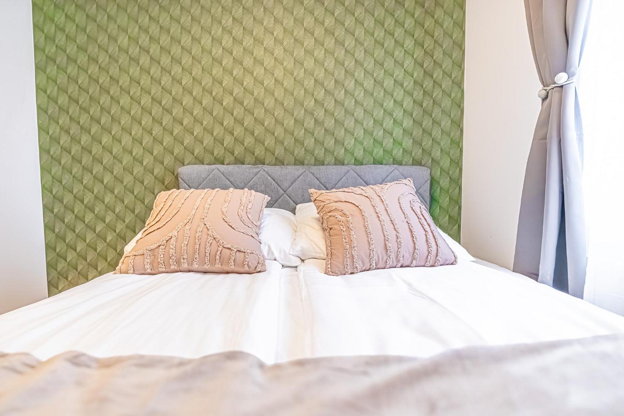 Charming 1Br And 1Lr Apt Modern Design Donaustadt Vienna Esterno foto