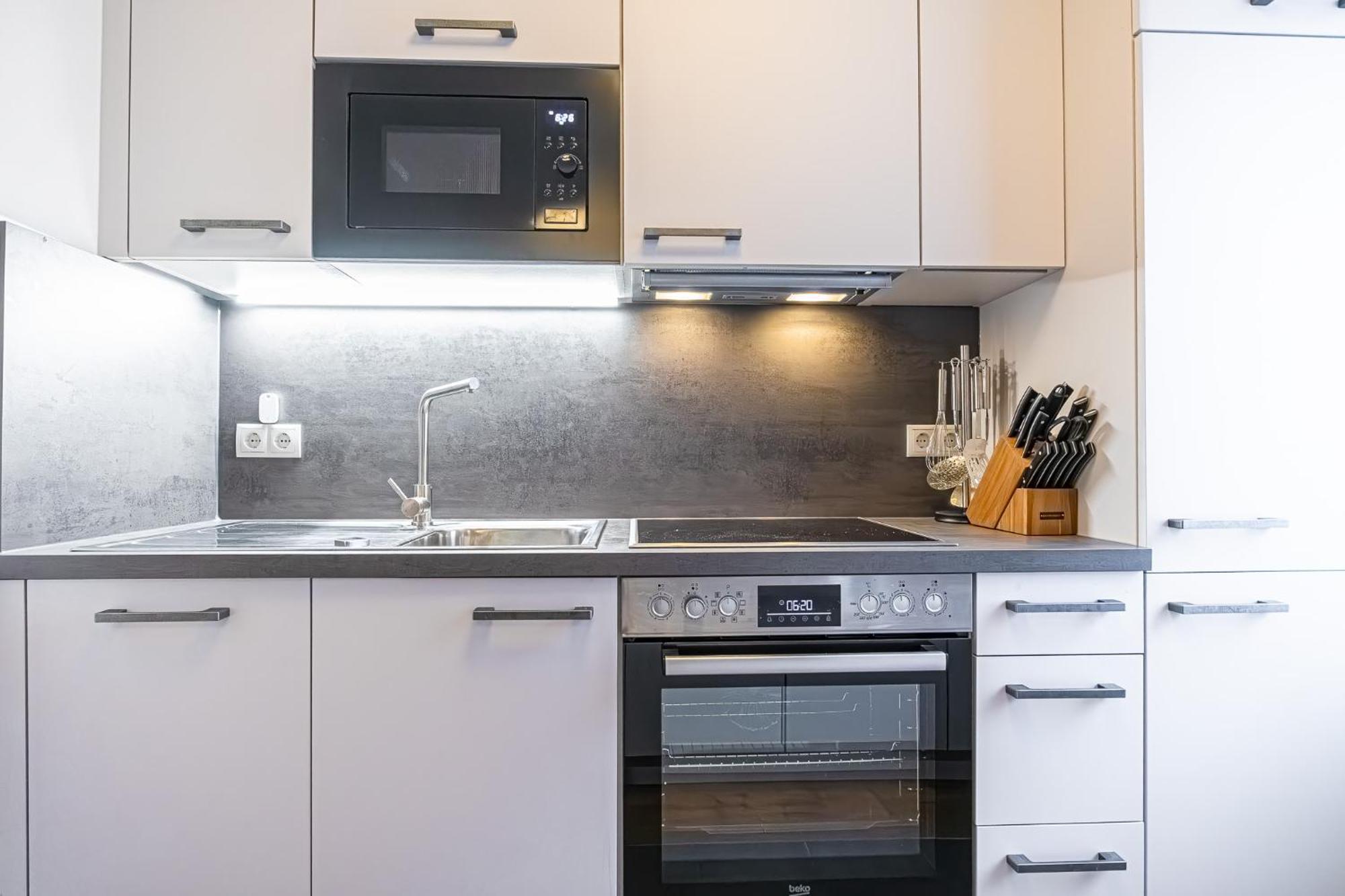 Charming 1Br And 1Lr Apt Modern Design Donaustadt Vienna Esterno foto