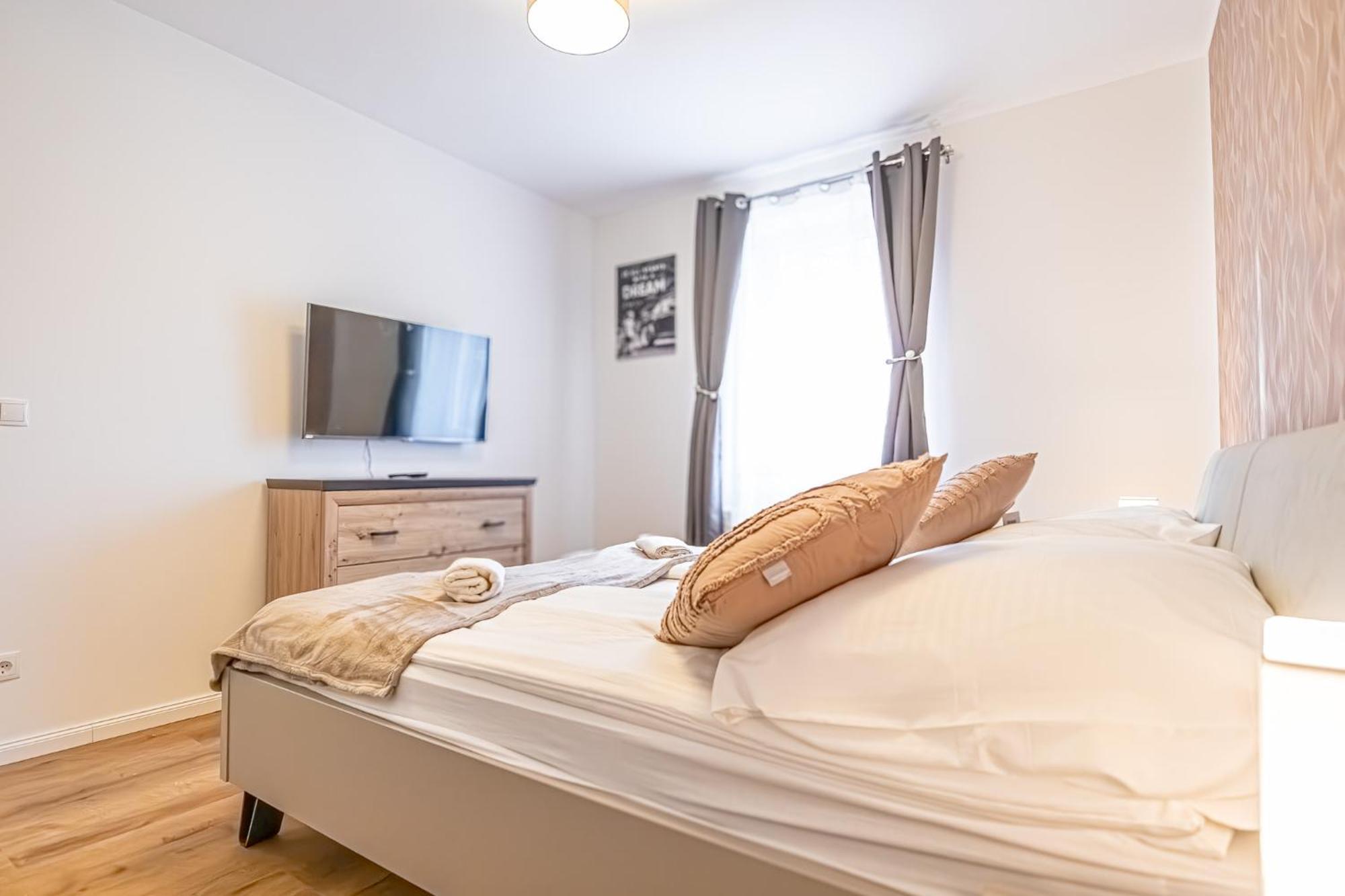 Charming 1Br And 1Lr Apt Modern Design Donaustadt Vienna Esterno foto