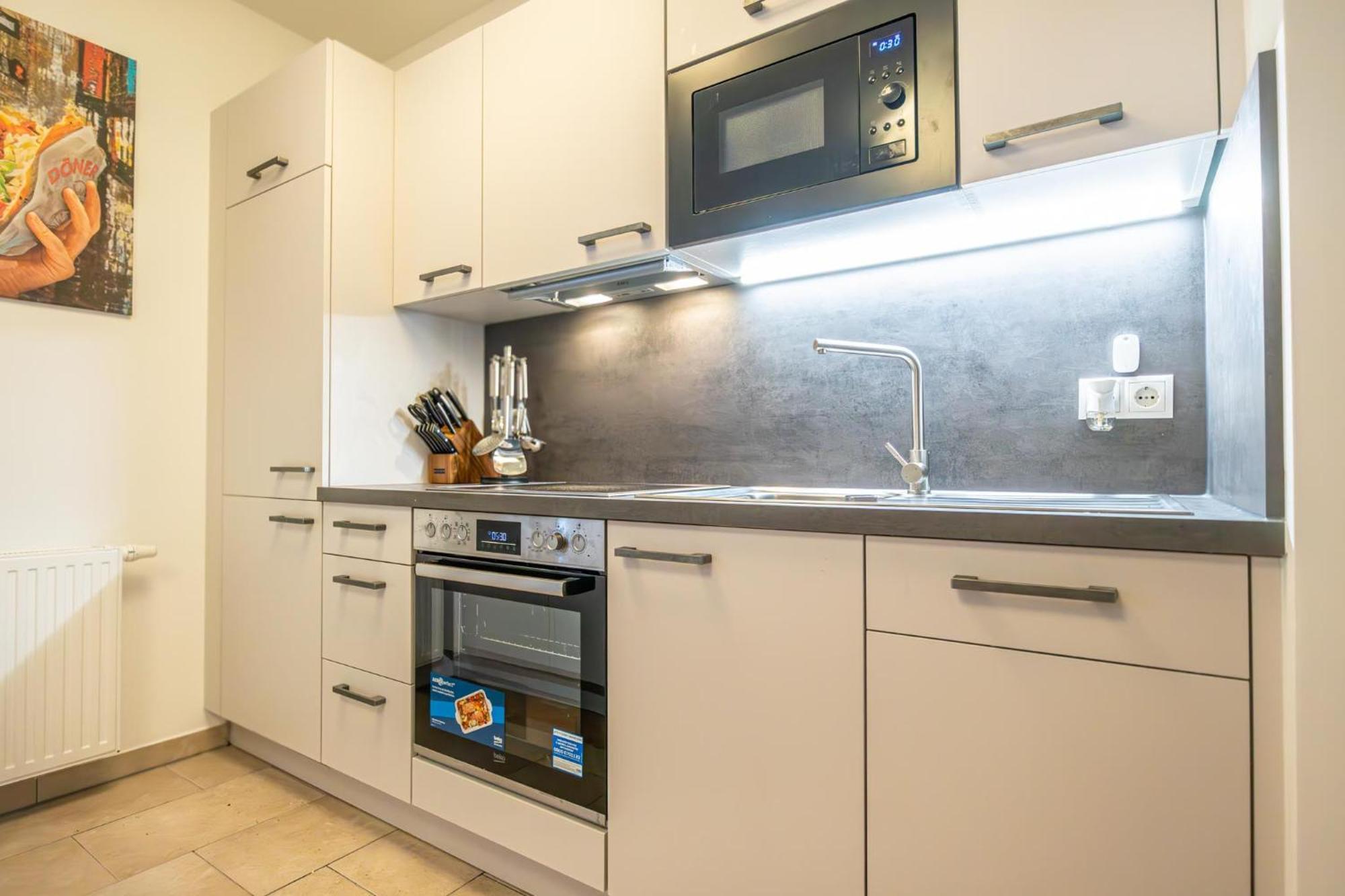 Charming 1Br And 1Lr Apt Modern Design Donaustadt Vienna Esterno foto