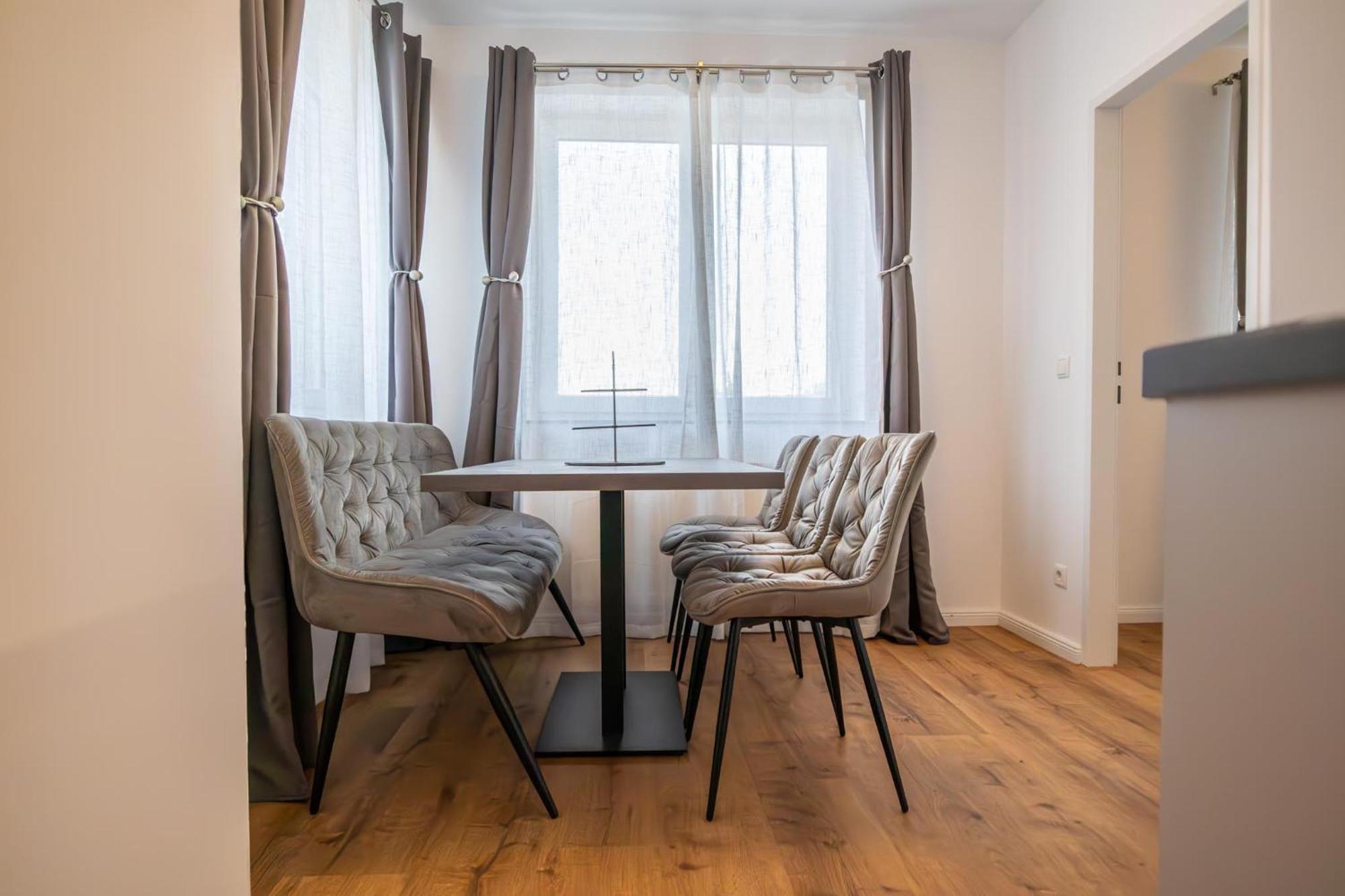 Charming 1Br And 1Lr Apt Modern Design Donaustadt Vienna Esterno foto