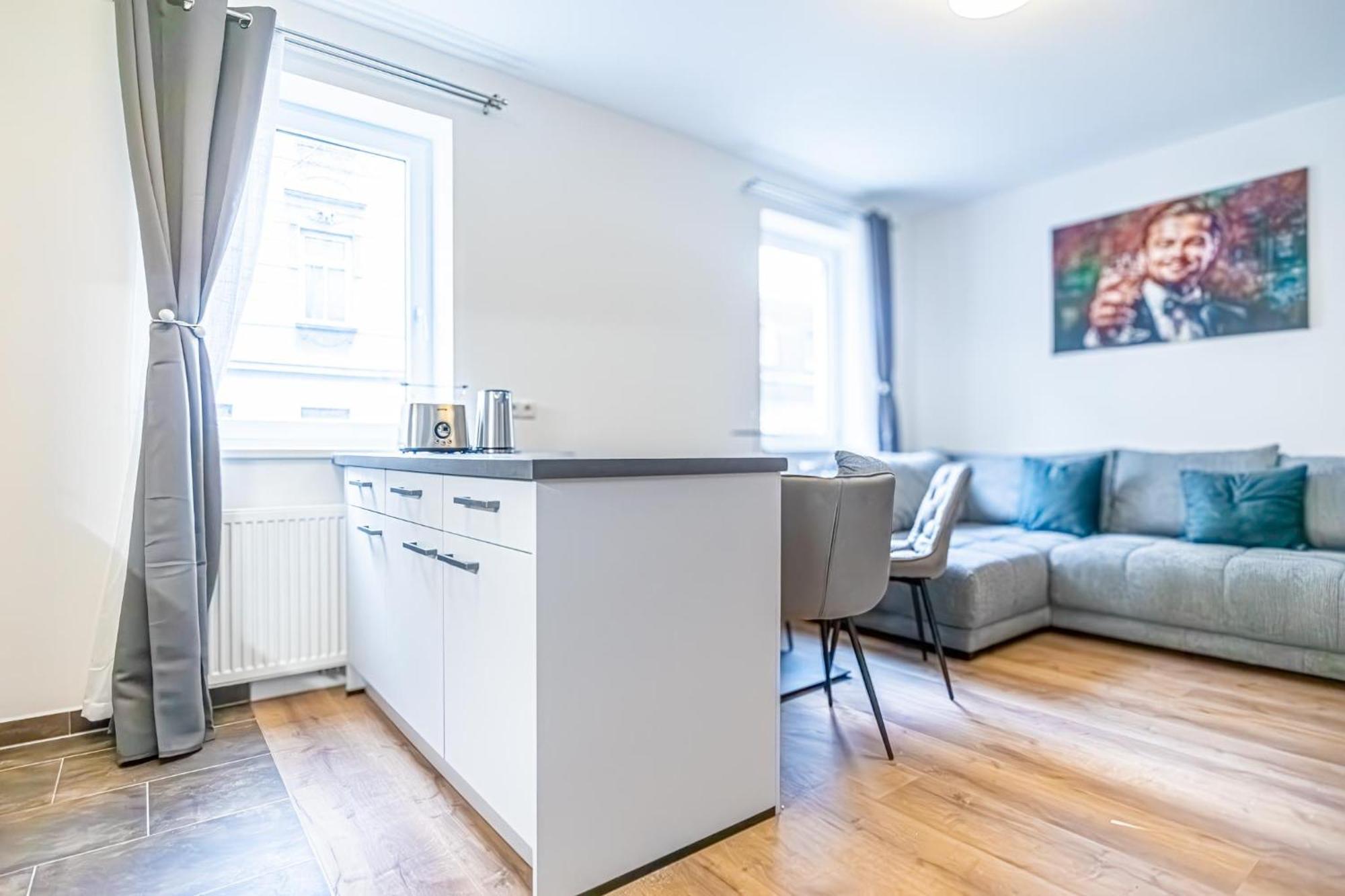 Charming 1Br And 1Lr Apt Modern Design Donaustadt Vienna Esterno foto