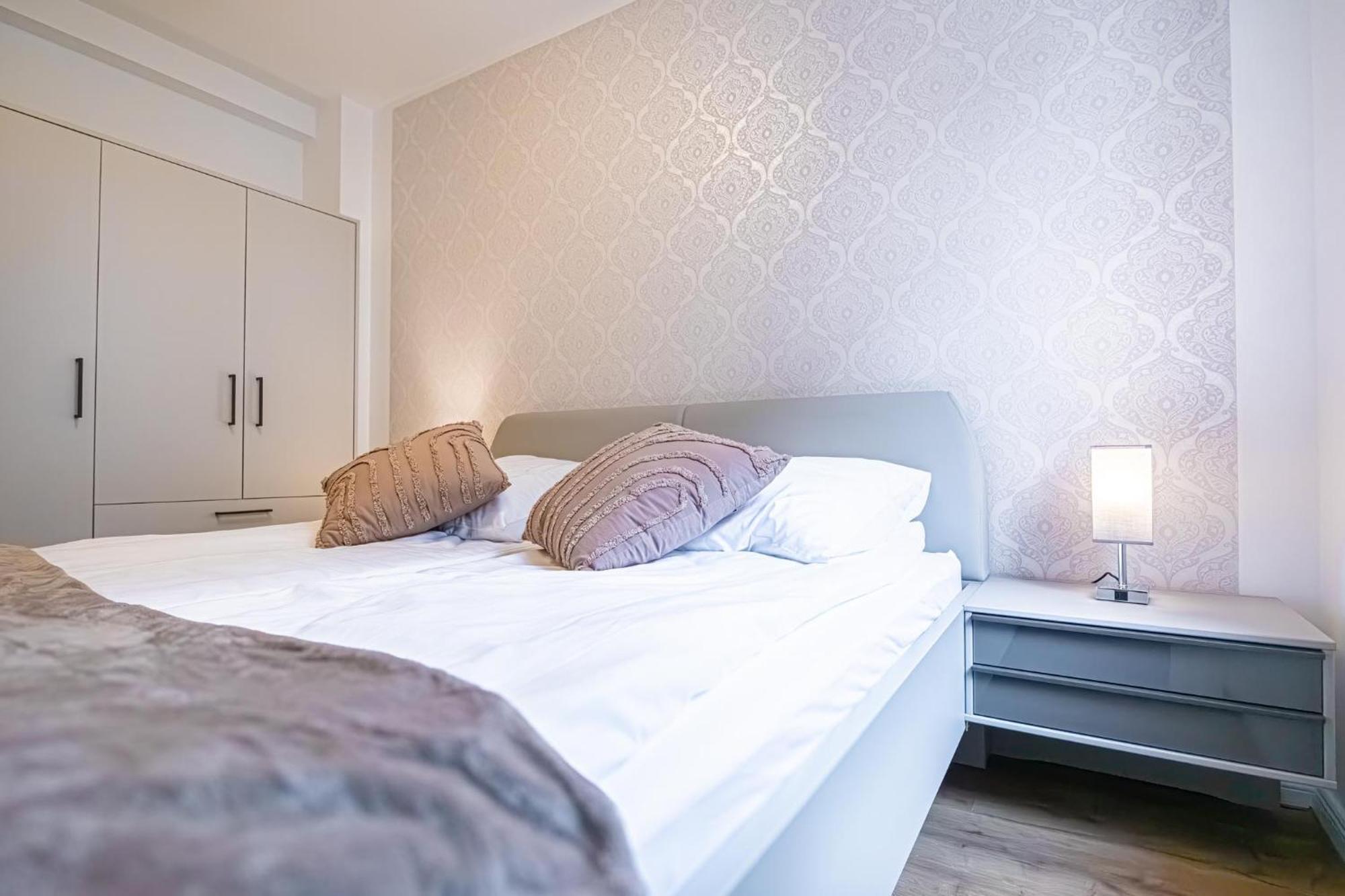 Charming 1Br And 1Lr Apt Modern Design Donaustadt Vienna Esterno foto