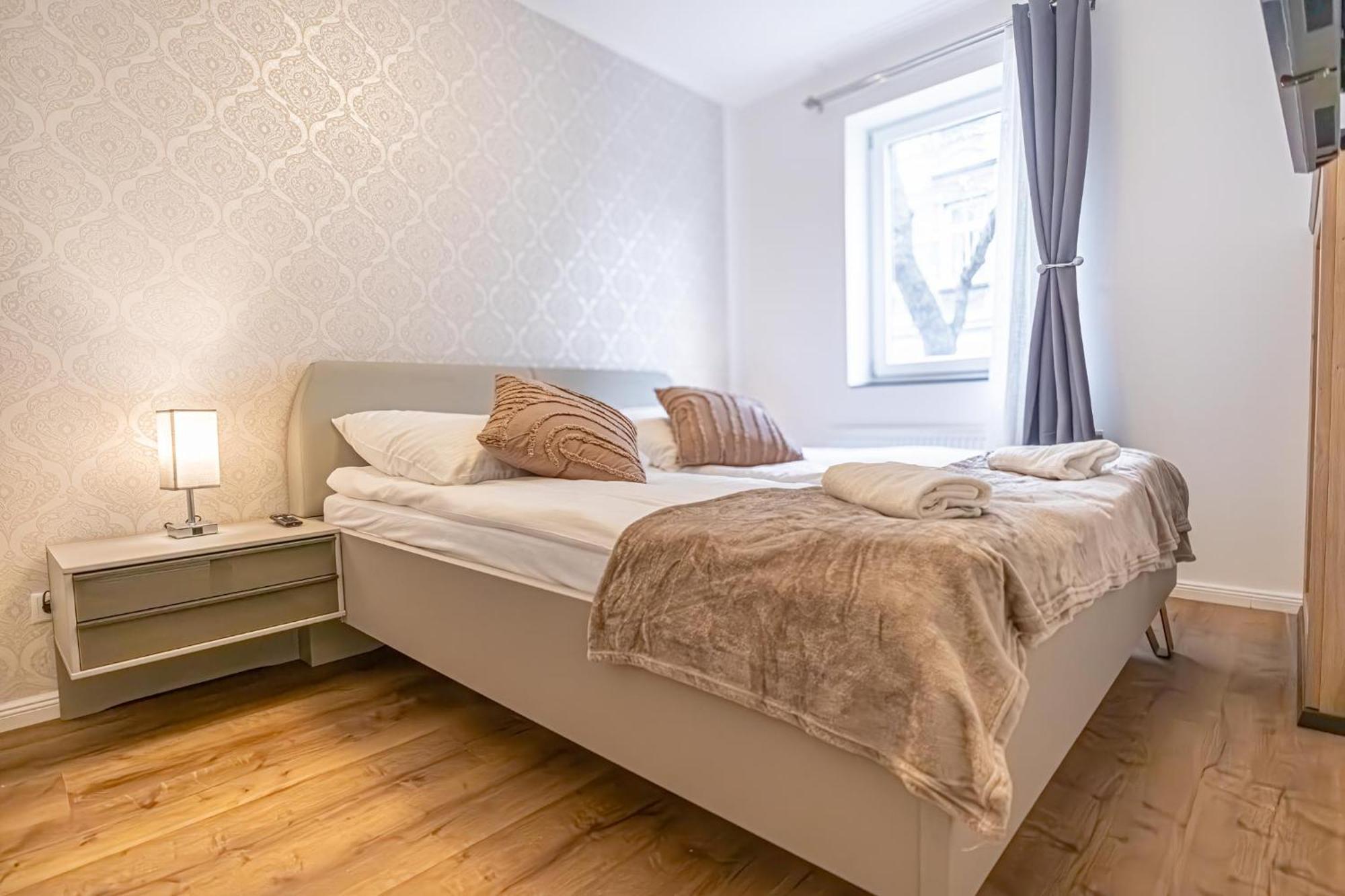 Charming 1Br And 1Lr Apt Modern Design Donaustadt Vienna Esterno foto