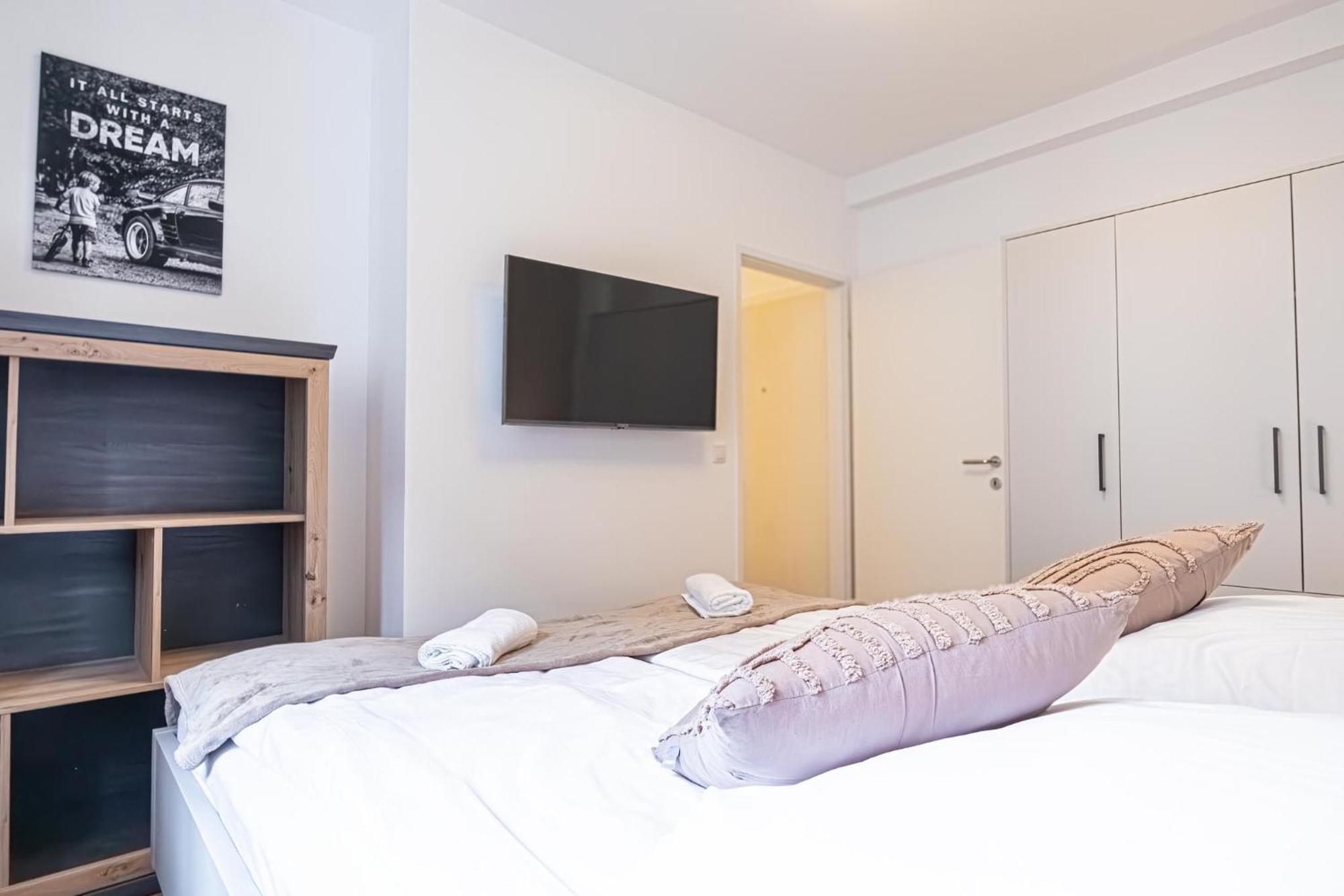Charming 1Br And 1Lr Apt Modern Design Donaustadt Vienna Esterno foto