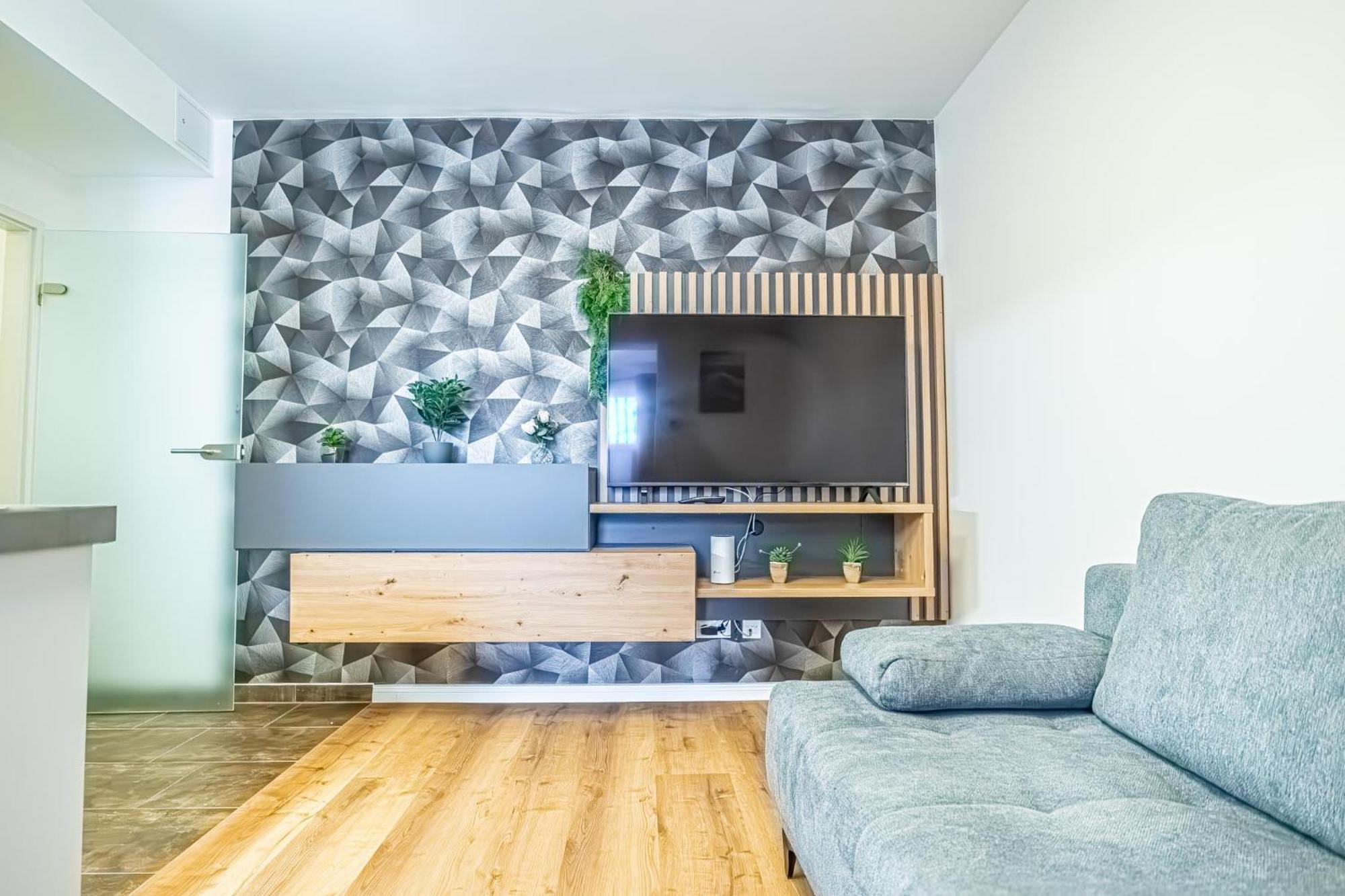 Charming 1Br And 1Lr Apt Modern Design Donaustadt Vienna Esterno foto