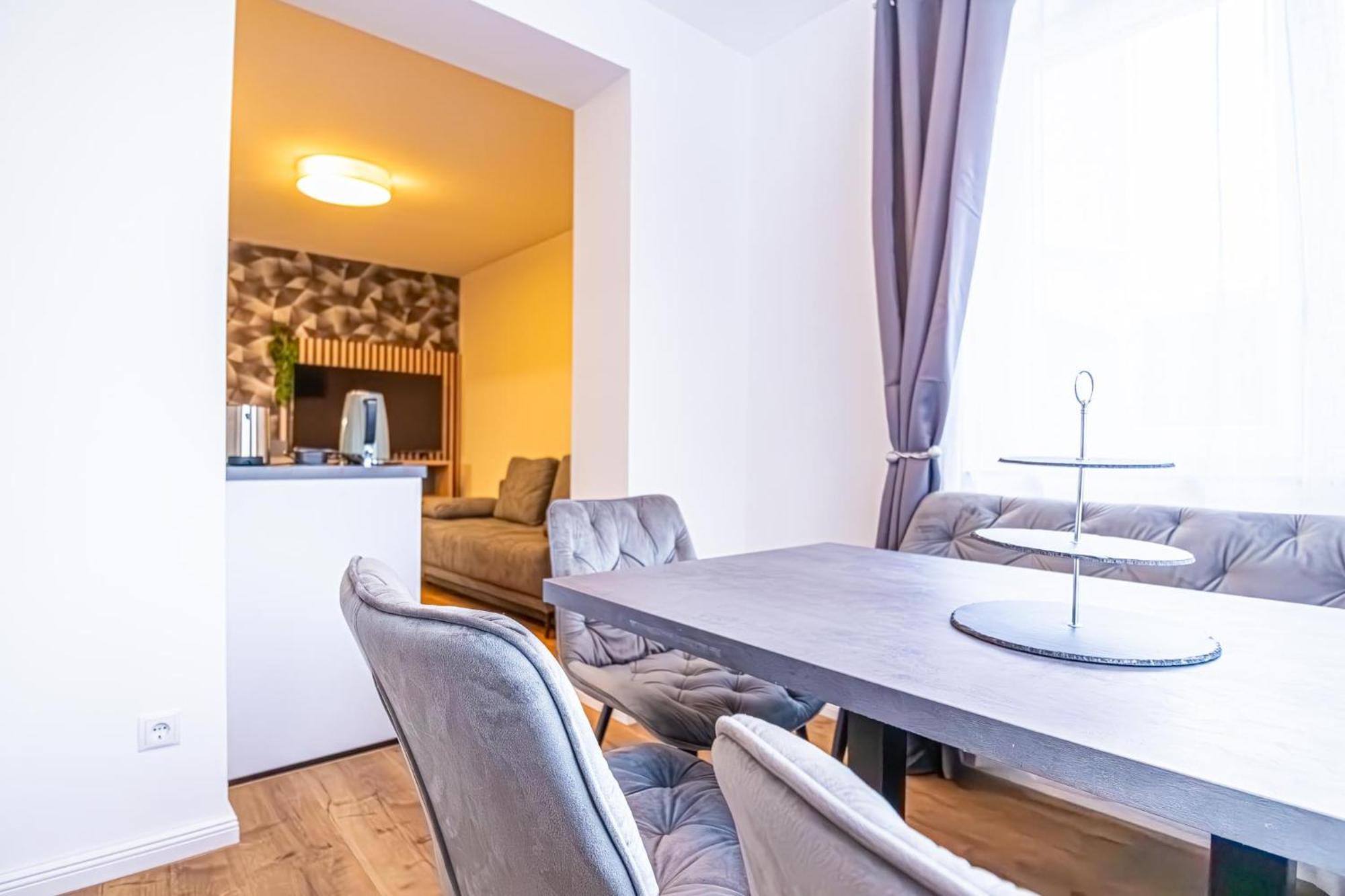 Charming 1Br And 1Lr Apt Modern Design Donaustadt Vienna Esterno foto