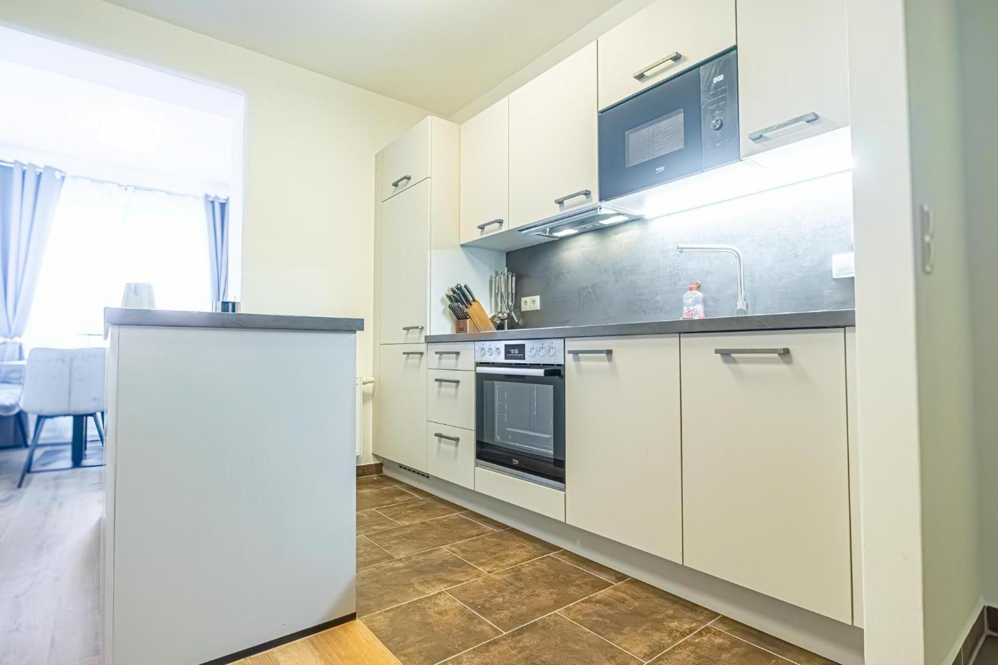 Charming 1Br And 1Lr Apt Modern Design Donaustadt Vienna Esterno foto